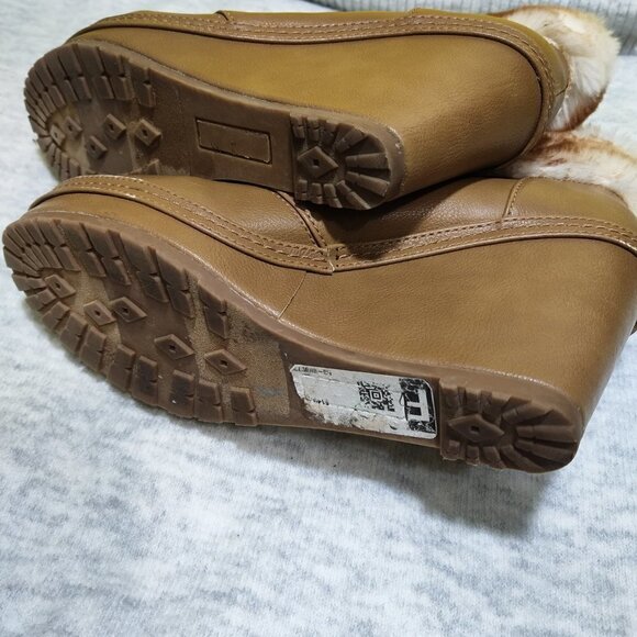 NANETTE LEPORE - Malee Brown Faux Leather Faux Fur Trim Wedge Boots Womens 9.5M - Picture 4 of 6